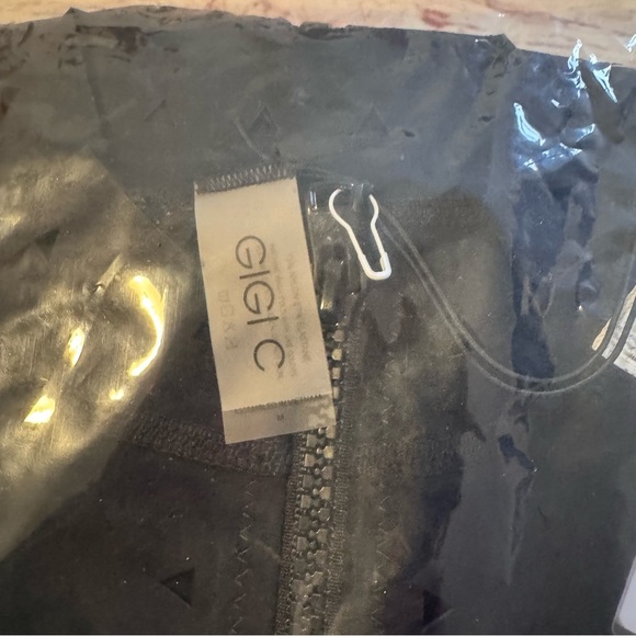 NWT GiGi C Kina Romper in Black Sz M - Picture 5 of 8